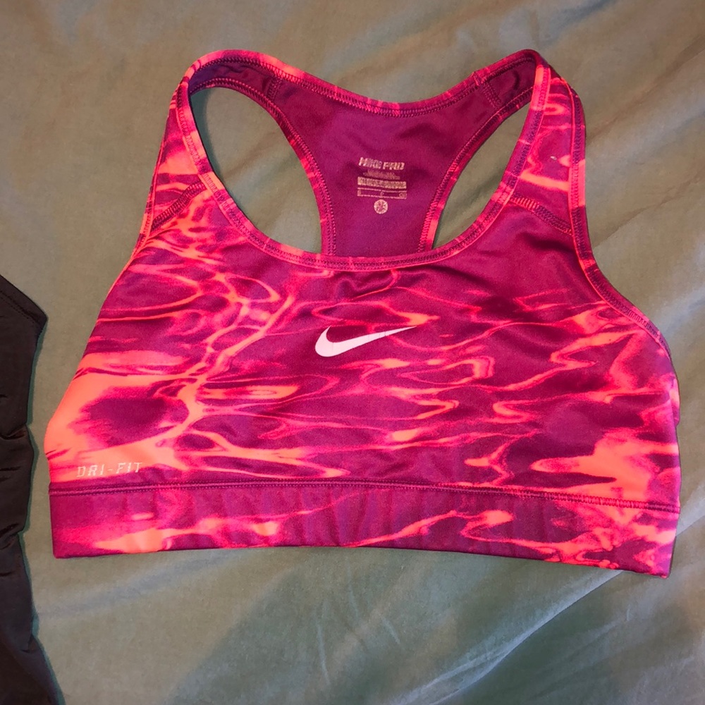 Nike drifit sports bra